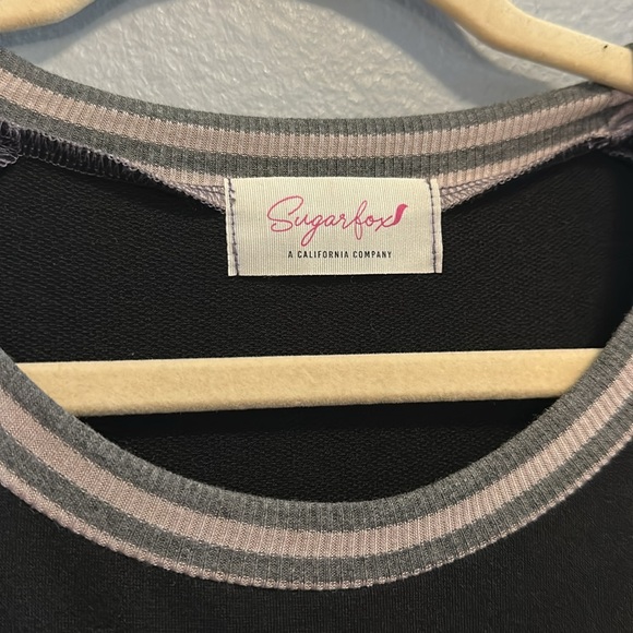 NWOT Women's Black and Red Patchwork Top - Picture 4 of 6